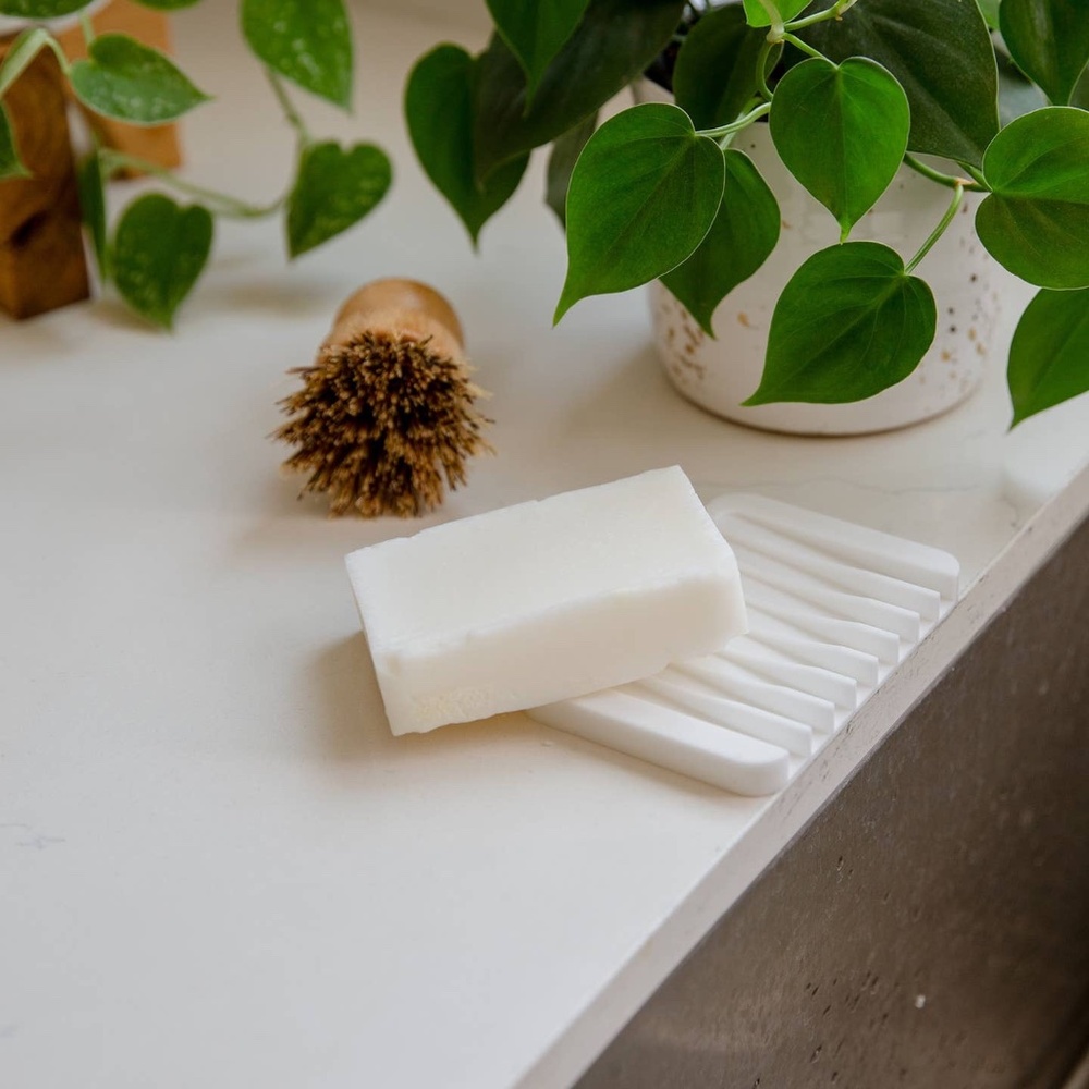 (NWT) Waterfall Silicone Soap Dish (unpackaged)